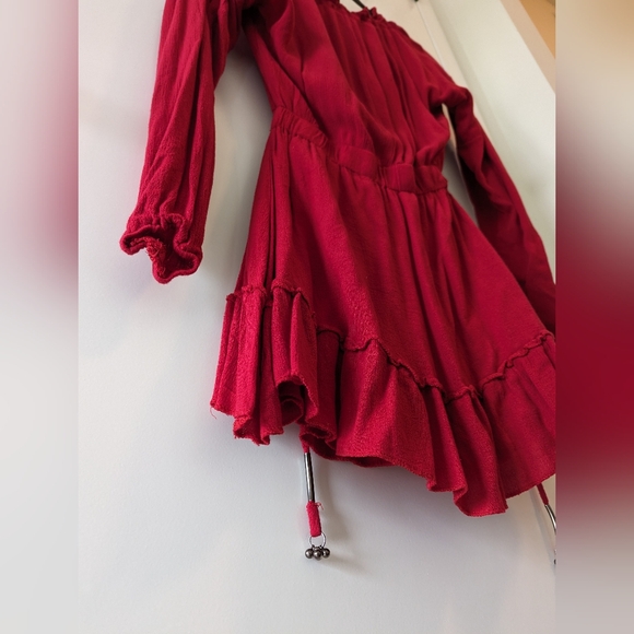 Red Dress - Picture 4 of 5